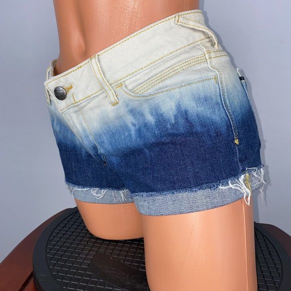Princess Vera Wang Born To Rule Juniors 7 Ombre Cuffed Fringe Hem Denim Shorts - Picture 3 of 12